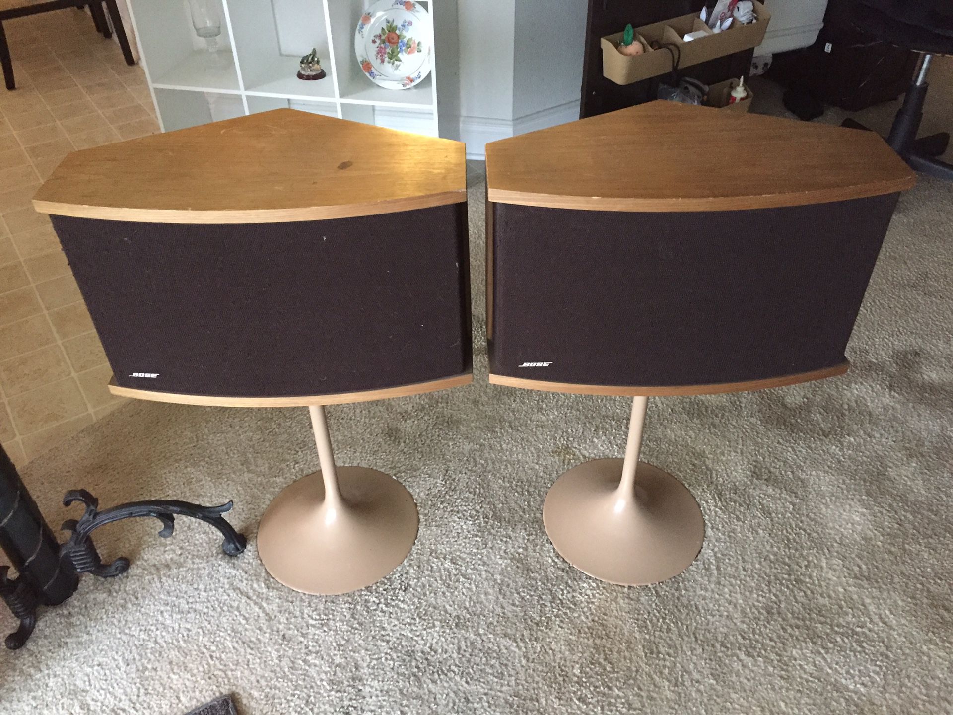 Bose 901 Series VI Speakers and Equalizer + Stands