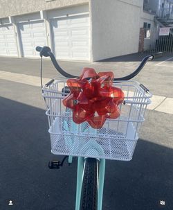 Slightly Used American flyer woman’s beach cruiser