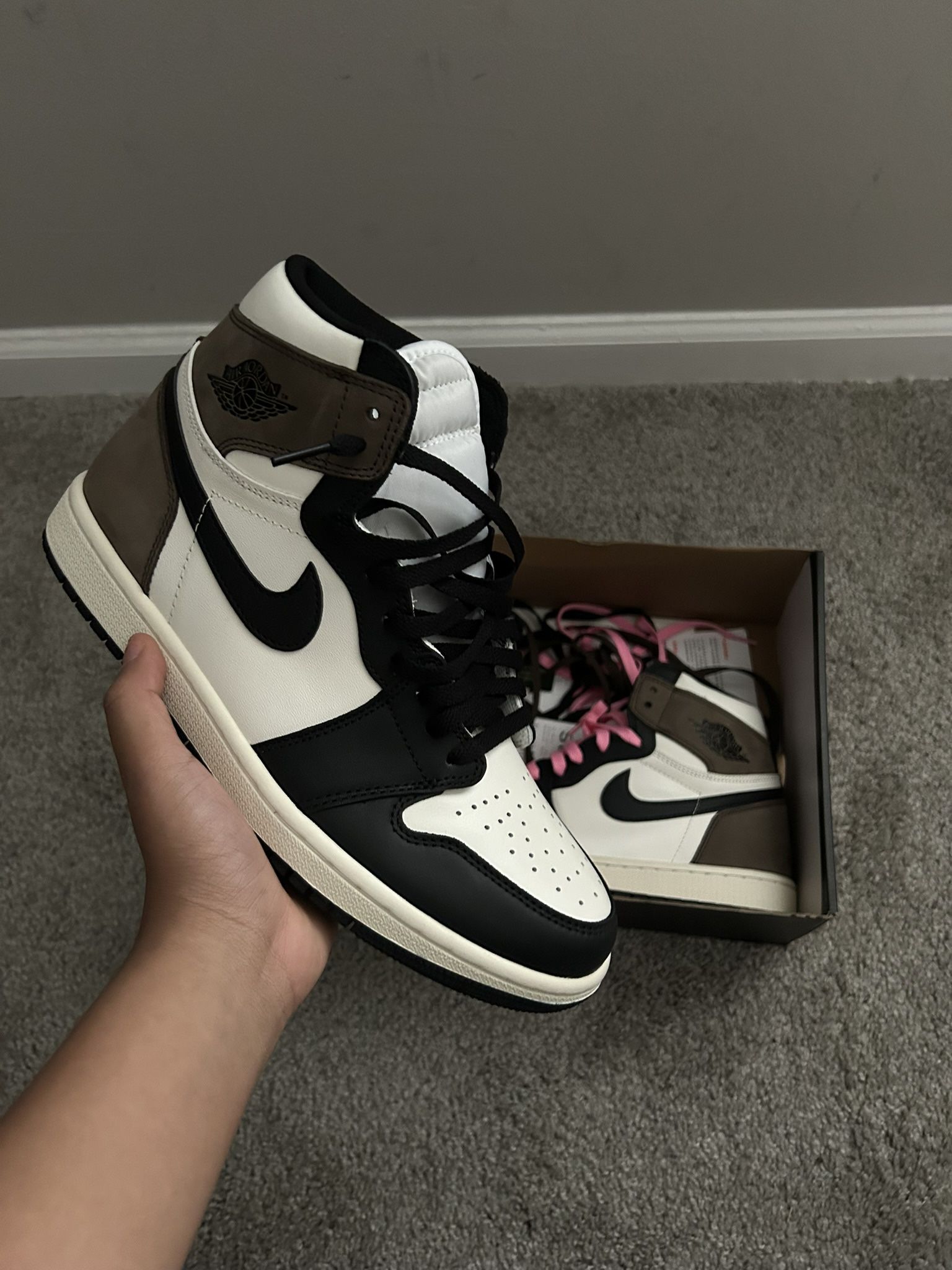Jordan 1 Mochas