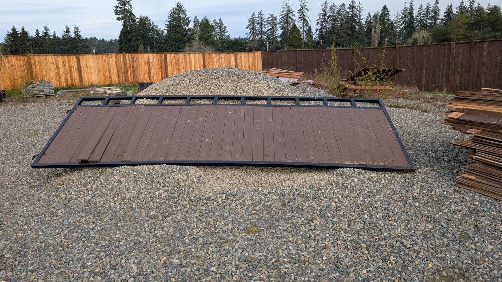 Metal/Wood Gate