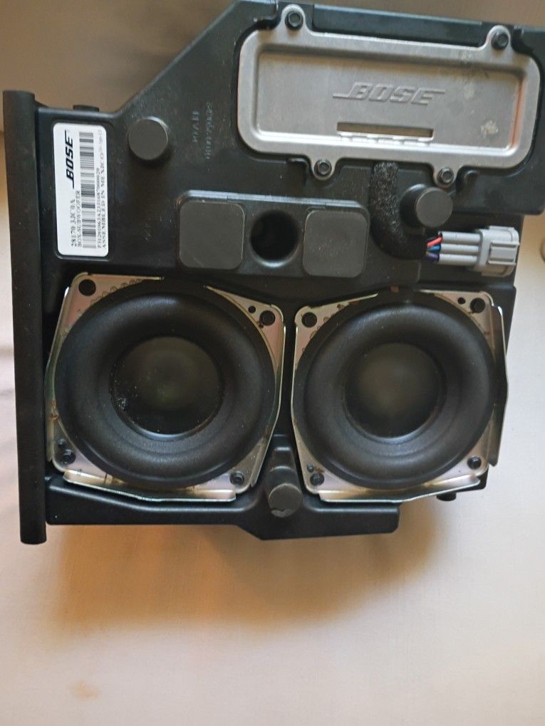 Bose Subwoofer Speaker box