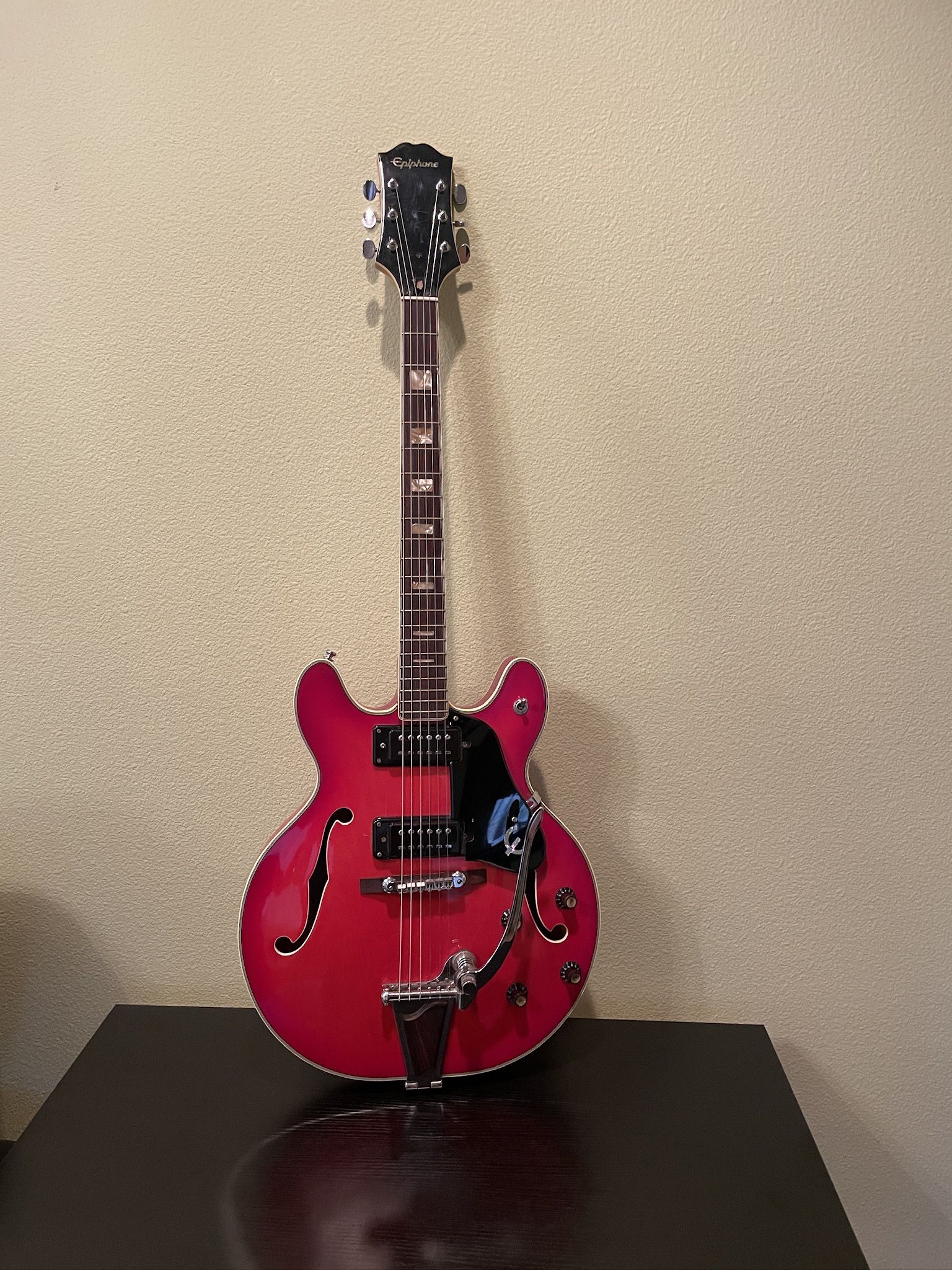 Epiphone E250 Electric Guitar