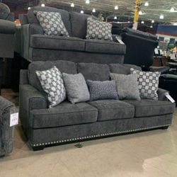 Locklin Carbon Living Room Set
By Ashley📌Sofa & Loveseat🚛Same Day Delivery👉WİTH İNTEREST FREE PAYMENT OPTİONS