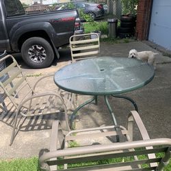 Patio Table And 3 Chairs 