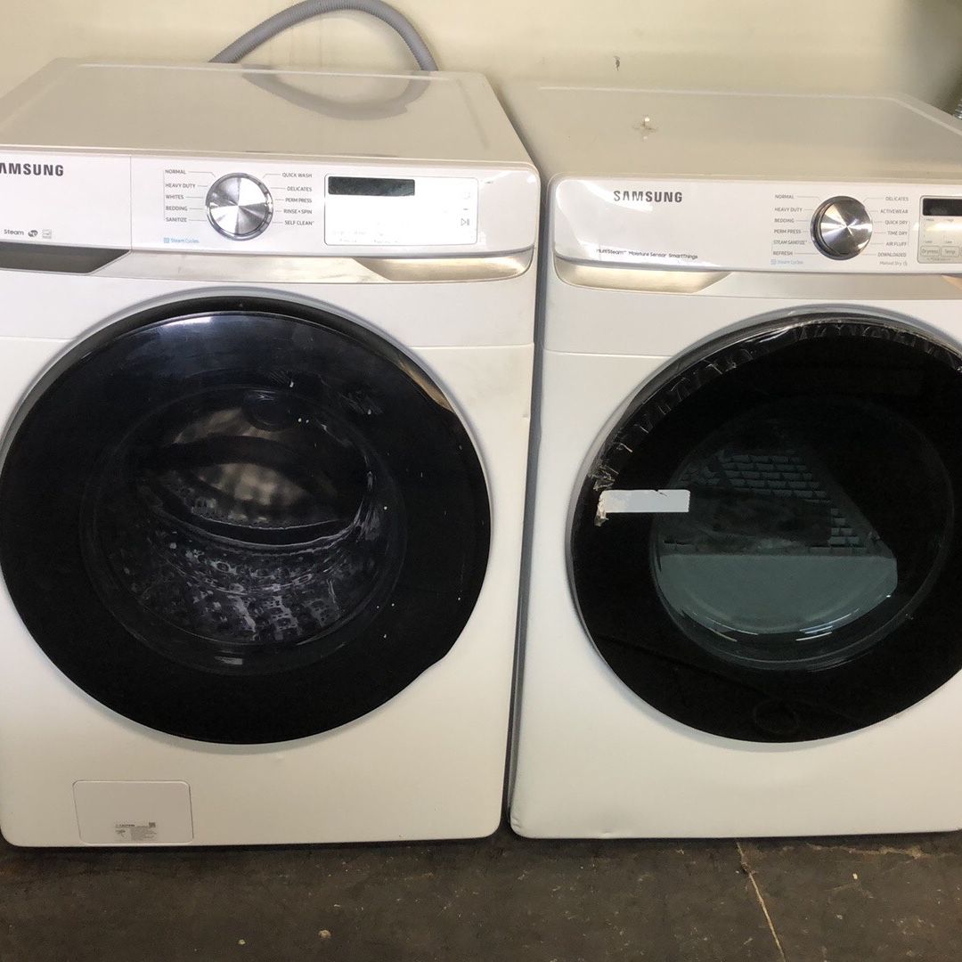 Samsung He Front Load Washer And Gas Dryer Set With Steam/Drying Rack 