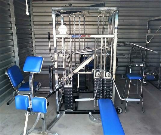 PARAMOUNT UNIVERSAL GYM