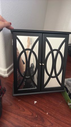 Jewelry box