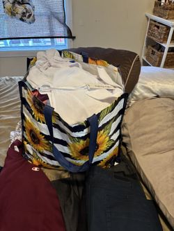 Men’s And Women’s Clothing  Bundle 