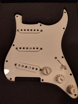 Fender Player Stratocaster Loaded Pickguard