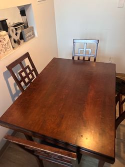 Dining table & 4 chairs