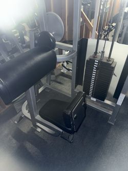 Paramount Tricep Machine