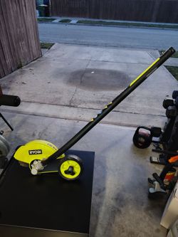 RYOBI Expand-It Universal Straight Shaft Edger Attachment