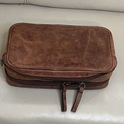 FOSSIL Travel Dopp Kit - The practical toiletry bag
