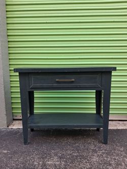 Entry way table