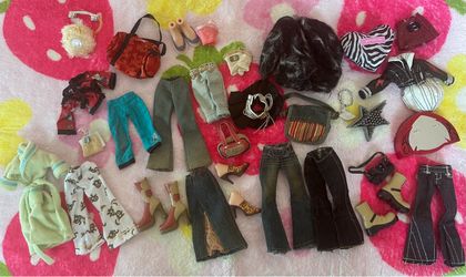 Bratz clothing lot