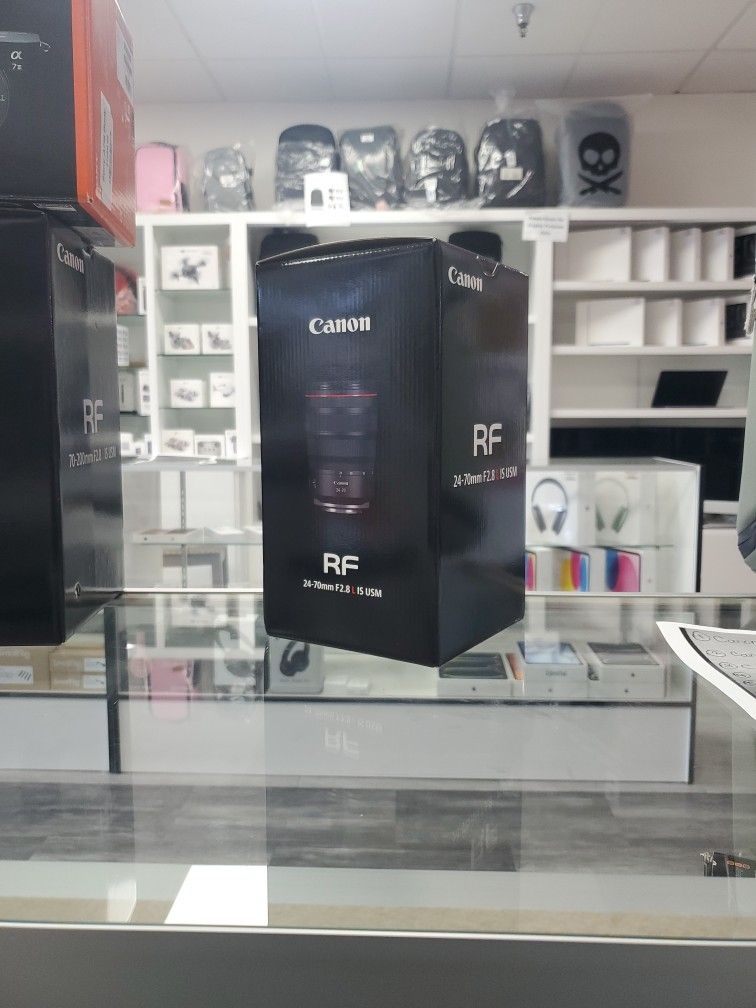 Canon RF 24-70mm F2.8 Lens (SALE)1/23