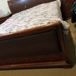 Cal King Bedroom Set (No Mattress)