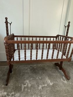 Bassinet swing