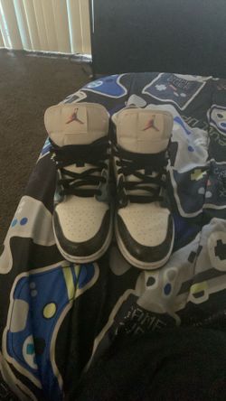 Nike Air Jordan 1 Mid SE "Take Flight