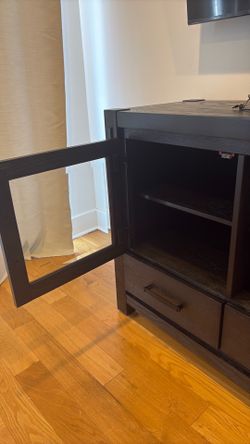 Raymour and Flanagan entertainment storage