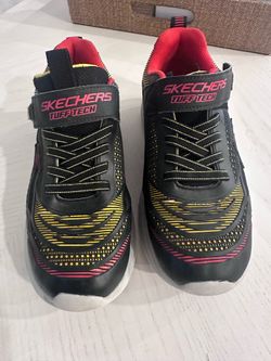 Skechers sneakers youths size 3.5