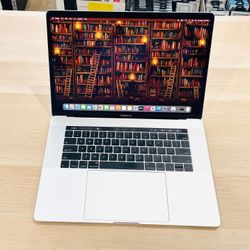 Apple MacBook Pro 15” 2018 TouchBar 6-CORE i7 16GB 500GB Radeon pro 560X