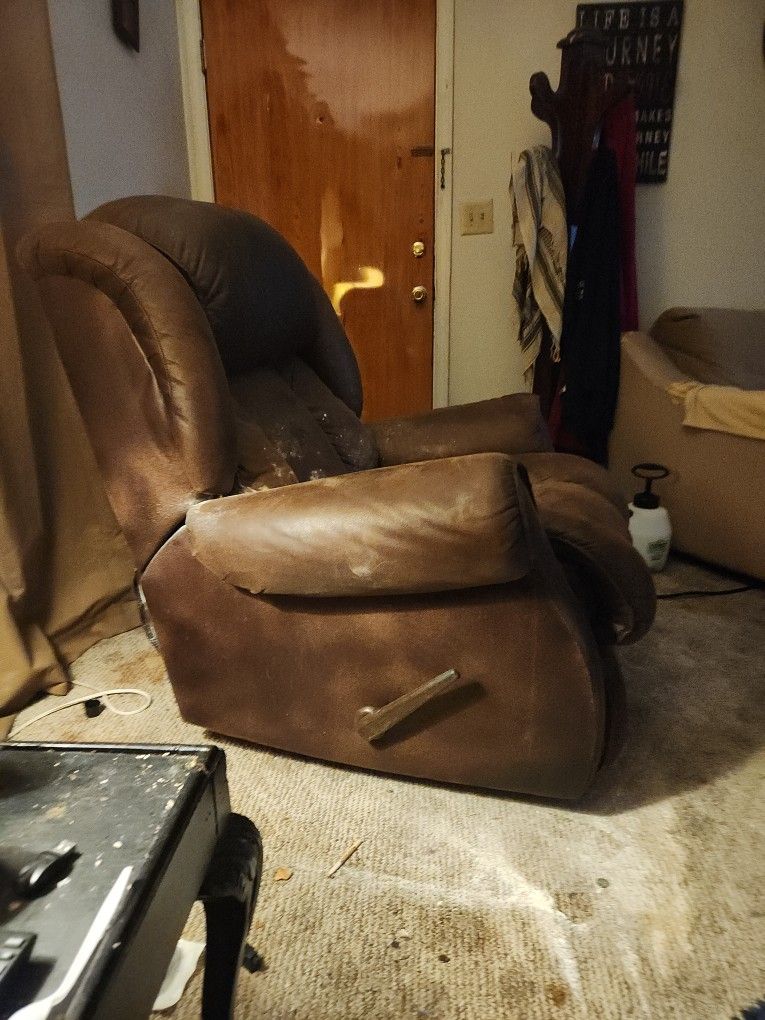 Free Recliner Sectional Couch And Mattress