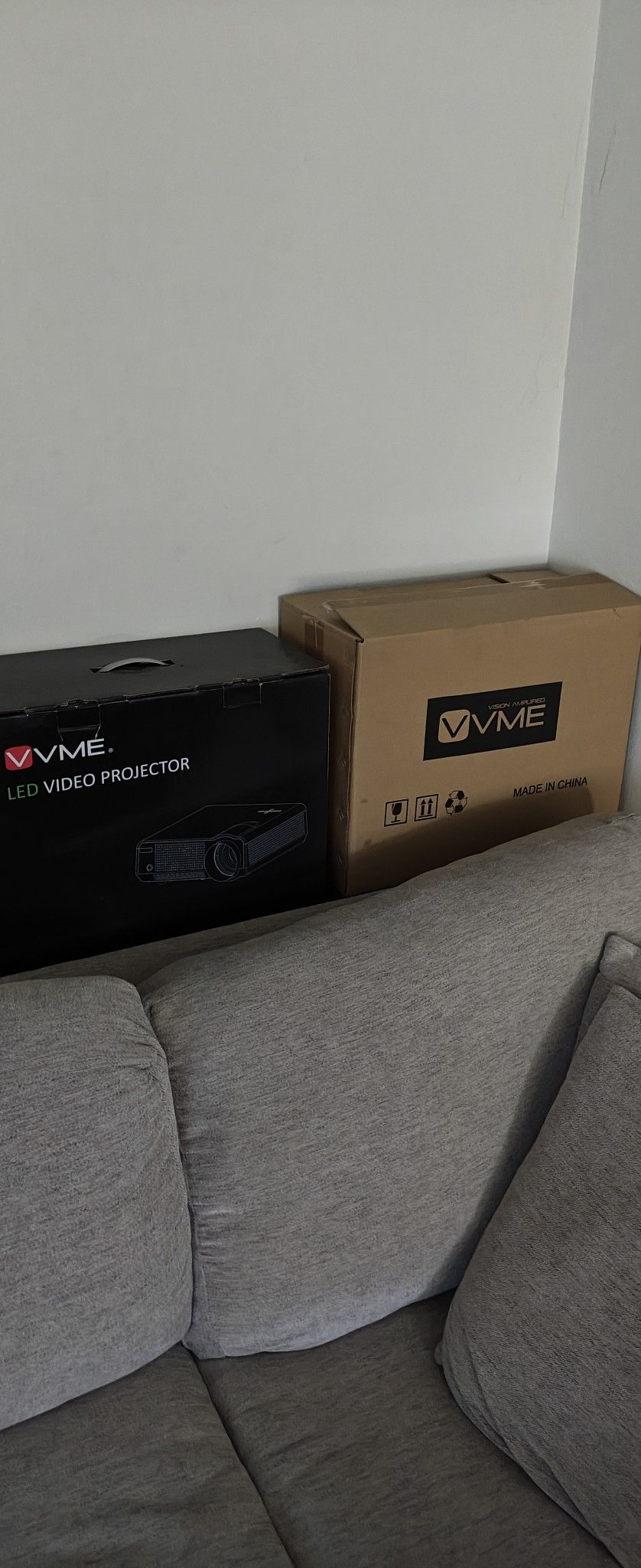 Brand New Led Projector HDMI USB VGA Pro White Model New Dodgers Game In Huge Screen