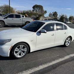 BMW 528i 2010 Rebuilt Title – 94k millas – Súper cuidado