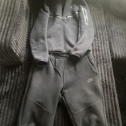 Full Black Nike Tech Set Size Small