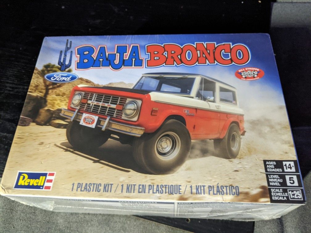 Ford Baja Bronco 1/25 Model Car (Revell) Brand New Level 5