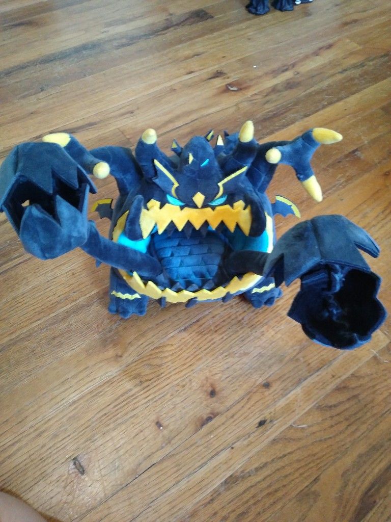 Pokemon Center Guzlord NWT Plush for Sale in Portland, OR