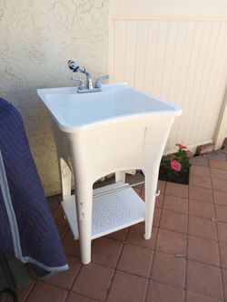 Laundry sink