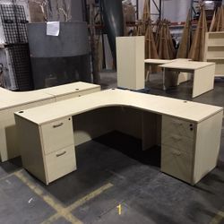 Teknion Office Desk Set-ups! We Have Two Different Configurations Available! We Also Have Monitor Arms And Chairs Available!