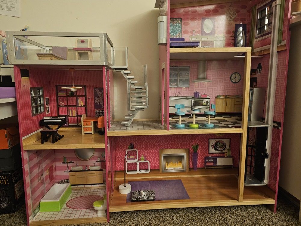 DOLL House