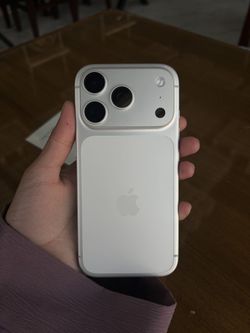 iPhone 17 Pro Max 256GB in Silver, like-new condition.