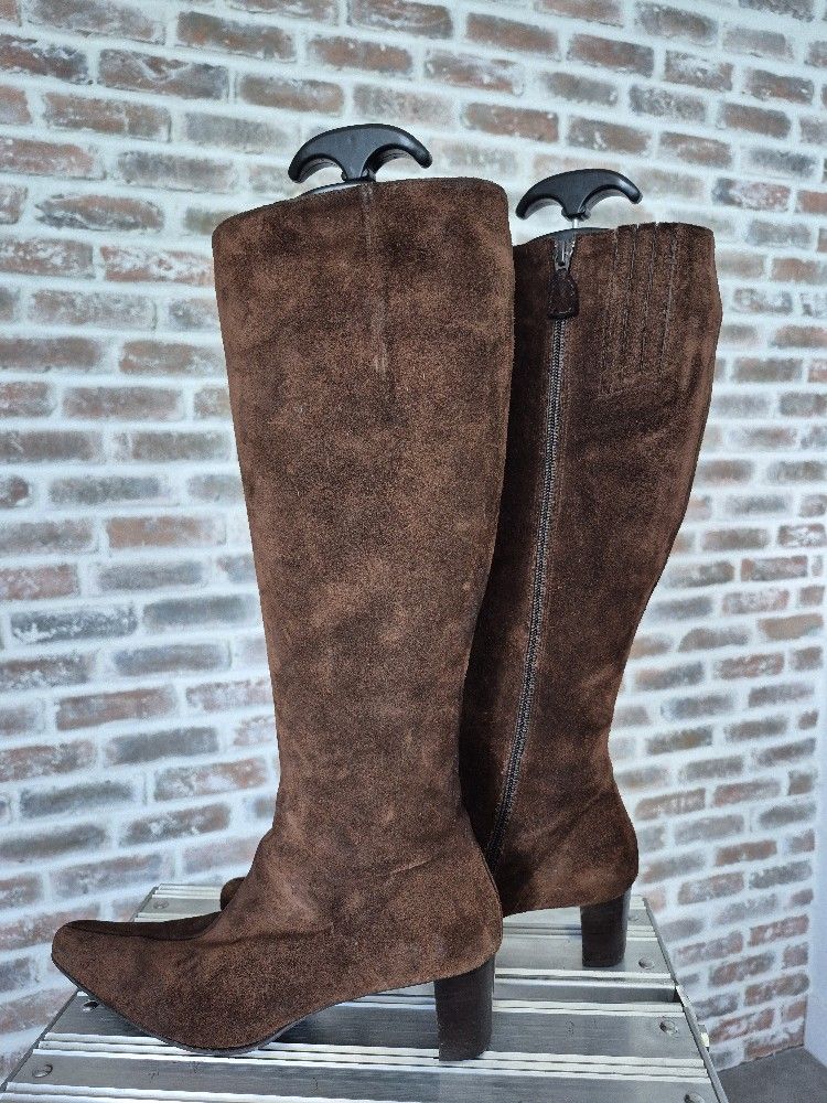 Gorgeous Brown Suede Boots Size 8 Mint Cond.