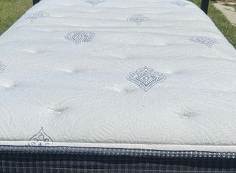 Good mattress Queens I have like 5 of them good conditions $125 each