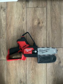 Milwaukee M12 FUEL Hatchet Pruning Saw