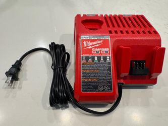 Milwaukee or M18 18V and 12V Multi Voltage Lithium Ion Battery Charger w/Onboard Fuel Gauge