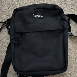 Supreme Shoulder Bag 