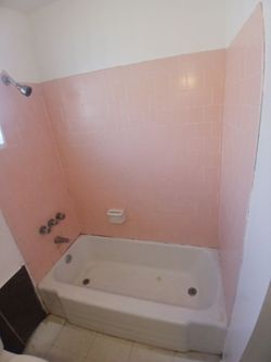 Tub / shower Refinishing