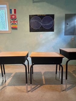Set of 6 traditional metal school desks