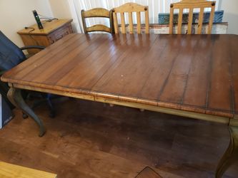 Large vintage table good condition