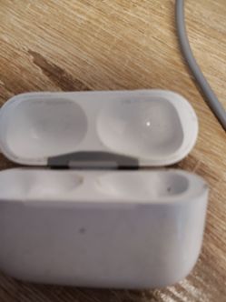 Apple AirPods Charging Case Only