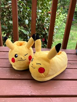 Kids Pokemon slippers size 2