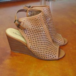 Cityclassified Tan Leather Wedge Heels Women's size 6.5