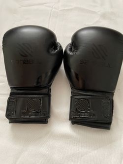 Sanabul Essential Gel Boxing Kickboxing Punching Bag Gloves