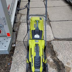 Electric lawn mower