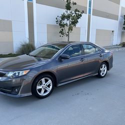 2014 TOYOTA CAMRY SE